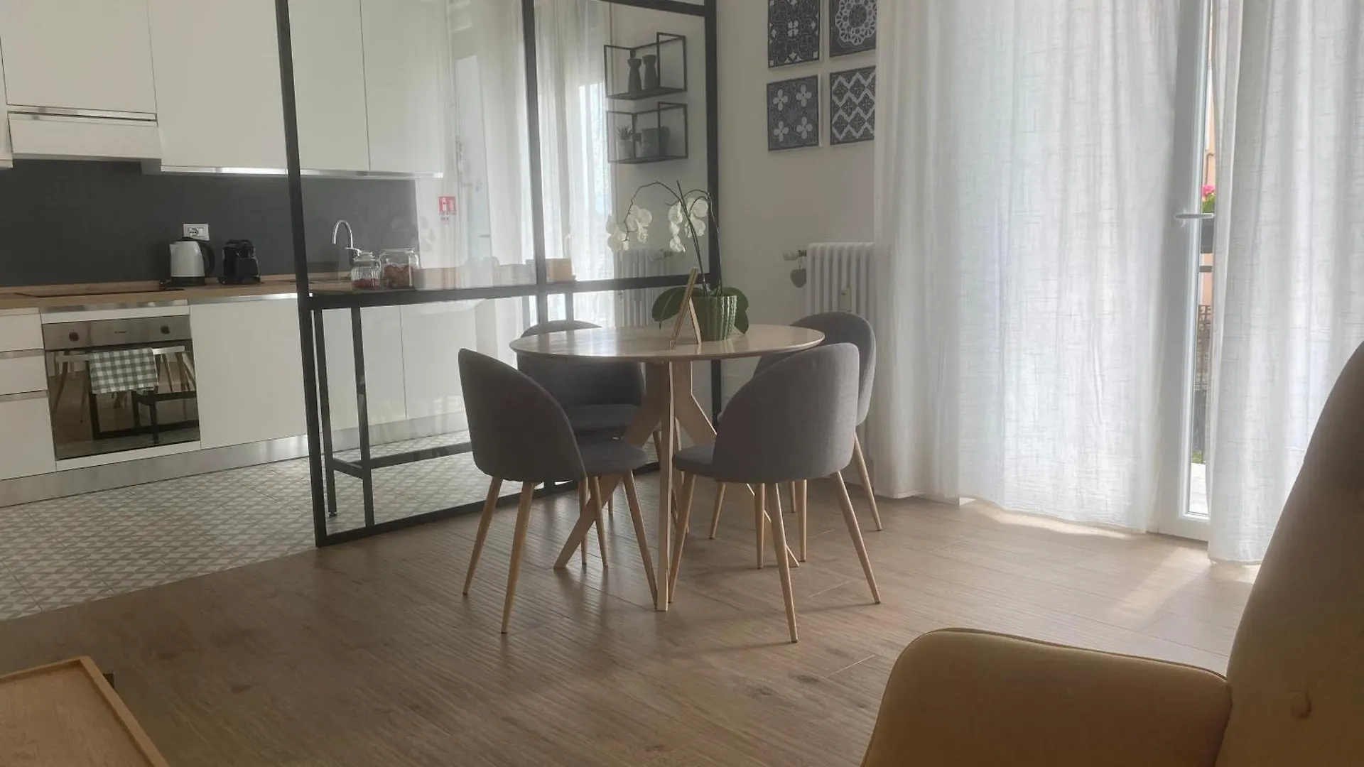 Appartamento Verde Salvia Home - Free Park Tavernerio Italia